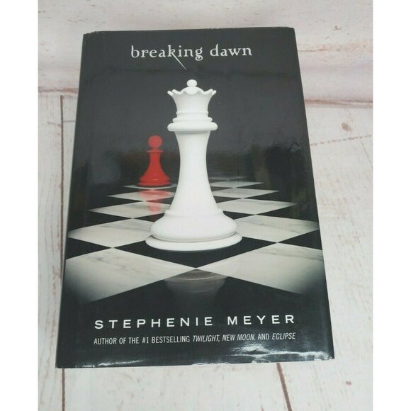 4 Twilight Saga Series Set: 1-4 Twilight, New Moon, Eclipse,Breaking Dawn Books - Picture 2 of 12